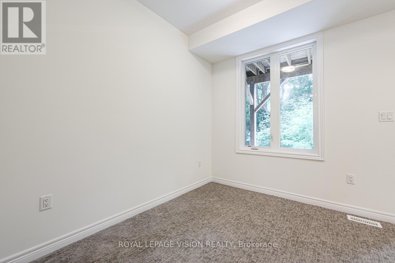 Photo 18 of 32 Folcroft Street, Brampton ON
