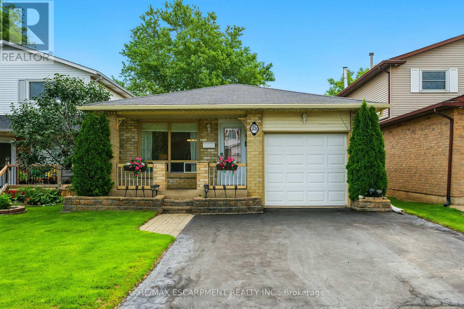 Photo 22 of 2438 Whittaker Drive, Burlington ON