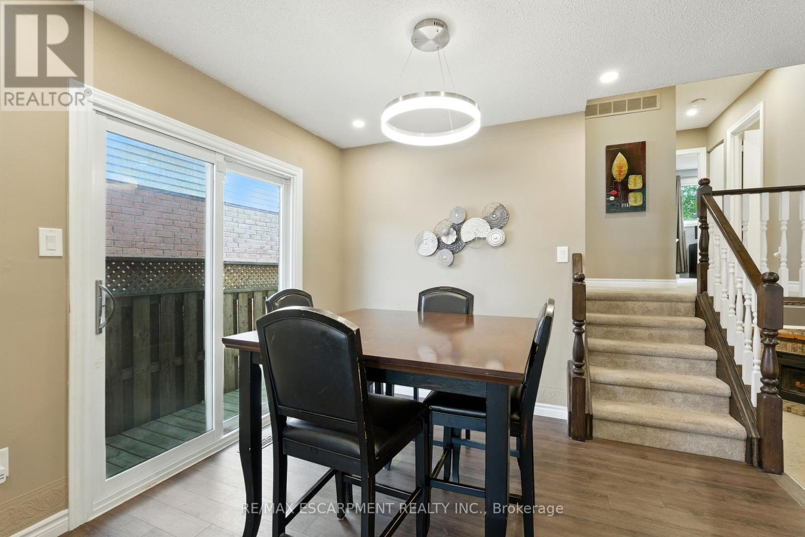 Photo 18 of 2438 Whittaker Drive, Burlington ON