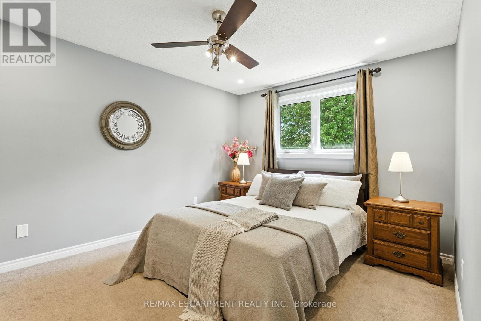 Photo 34 of 2438 Whittaker Drive, Burlington ON
