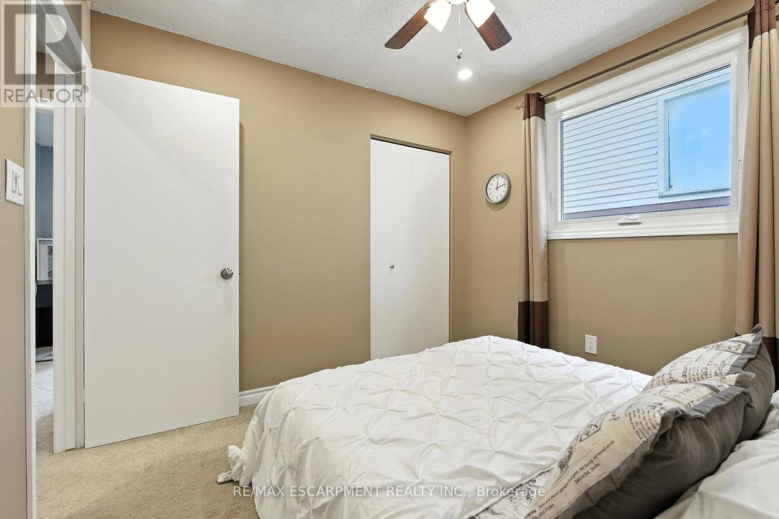 Photo 23 of 2438 Whittaker Drive, Burlington ON