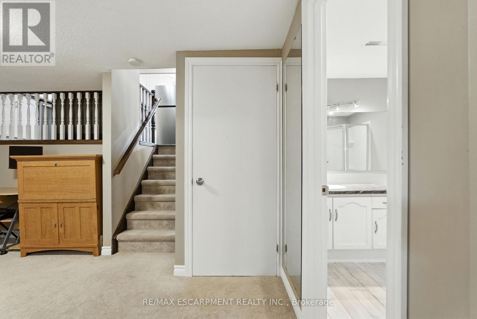 Photo 27 of 2438 Whittaker Drive, Burlington ON