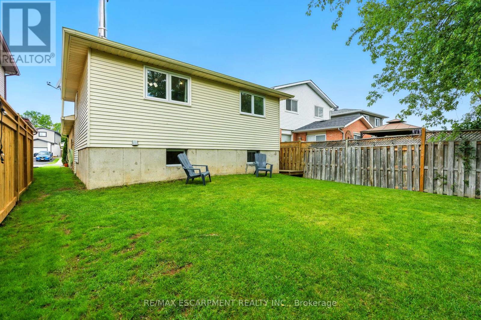 Photo 31 of 2438 Whittaker Drive, Burlington ON