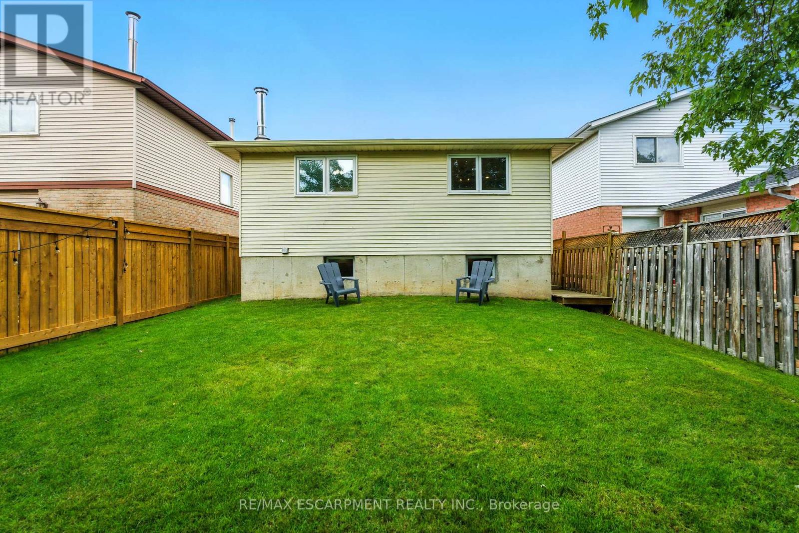 Photo 39 of 2438 Whittaker Drive, Burlington ON