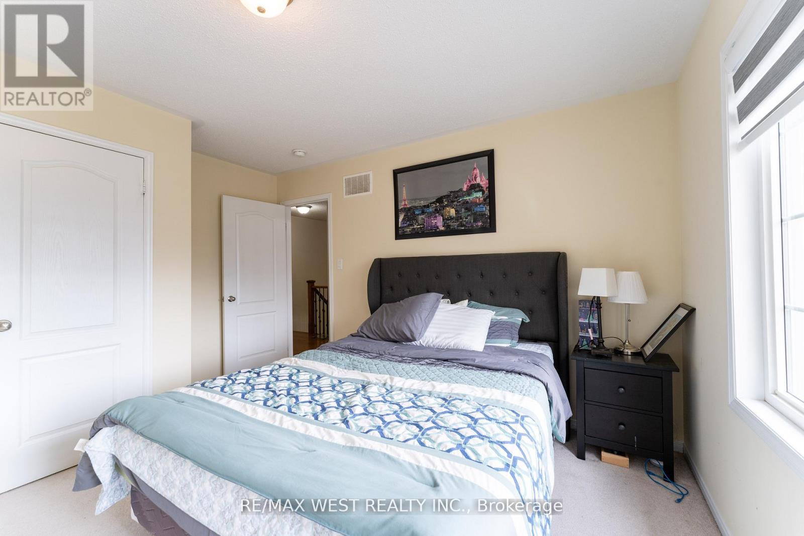 Photo 13 of 40 Yellowknife Road, Brampton ON