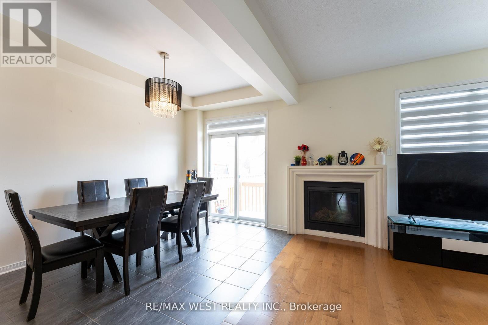 Photo 24 of 40 Yellowknife Road, Brampton ON