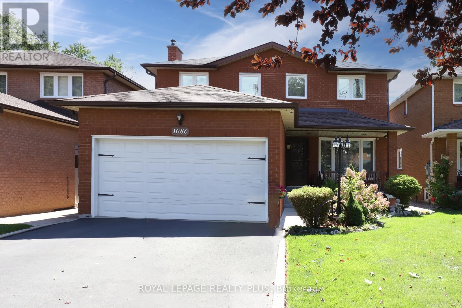 Photo 34 of 1086 Hedge Drive, Mississauga ON