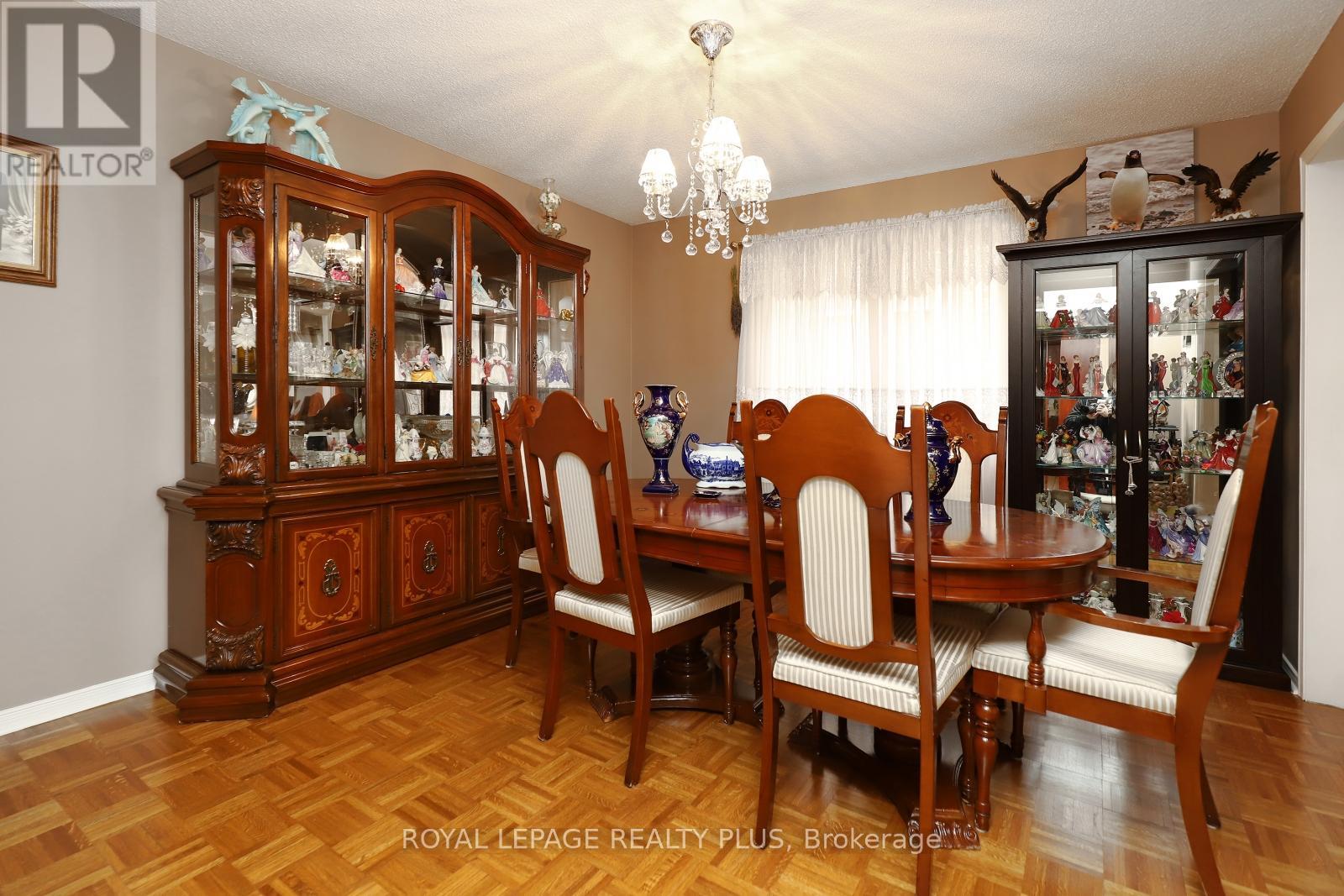 Photo 23 of 1086 Hedge Drive, Mississauga ON