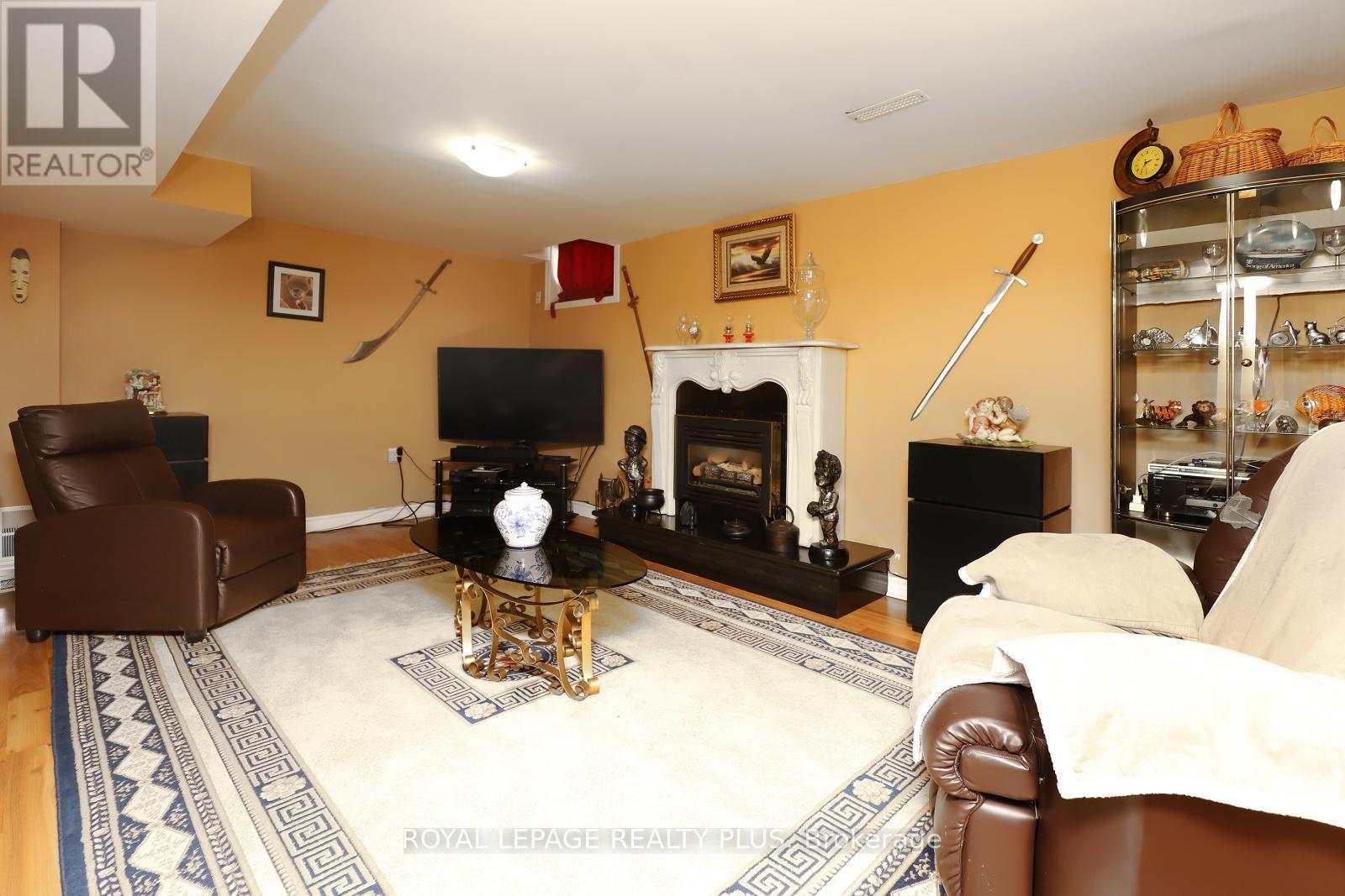 Photo 42 of 1086 Hedge Drive, Mississauga ON