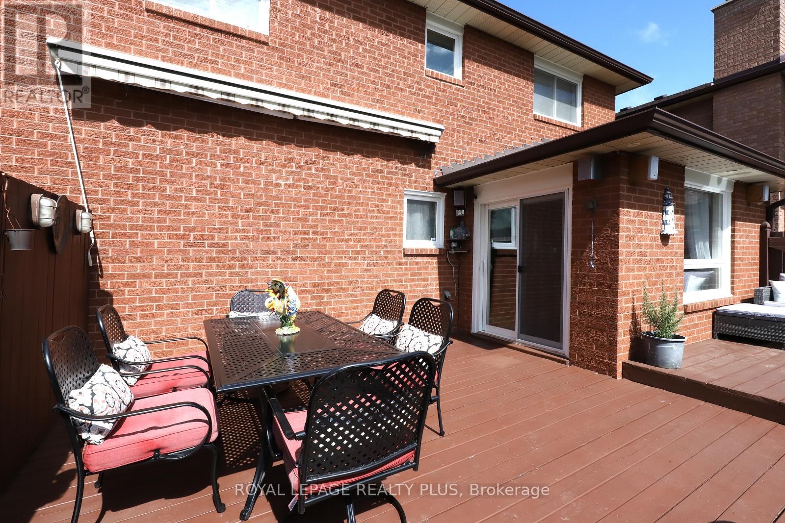 Photo 9 of 1086 Hedge Drive, Mississauga ON