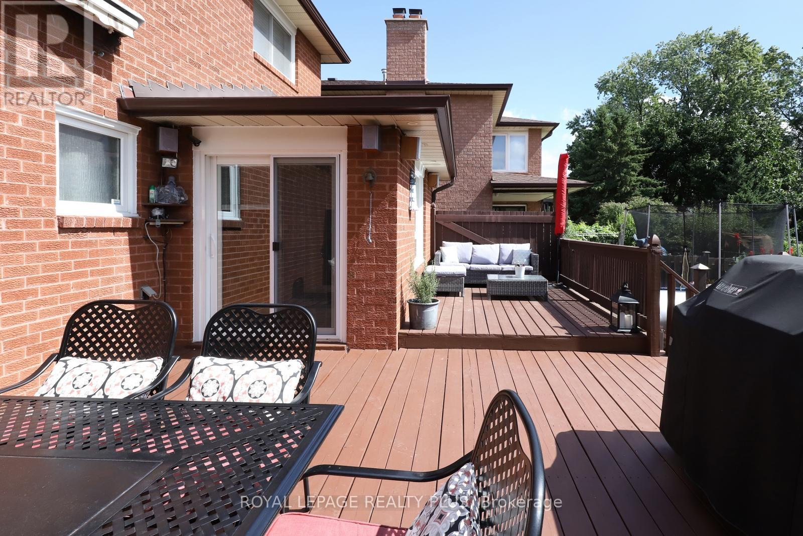 Photo 13 of 1086 Hedge Drive, Mississauga ON