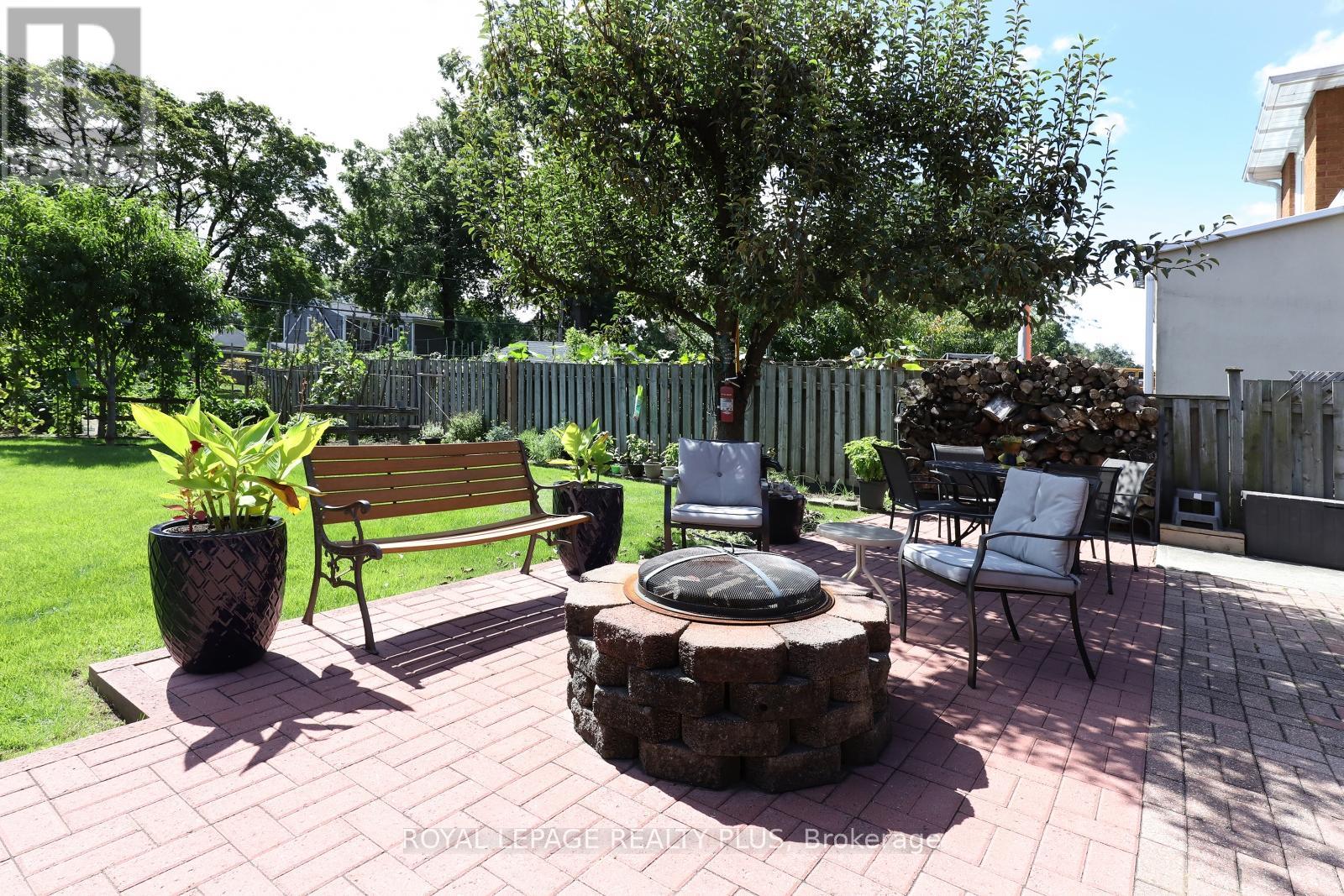 Photo 29 of 1086 Hedge Drive, Mississauga ON