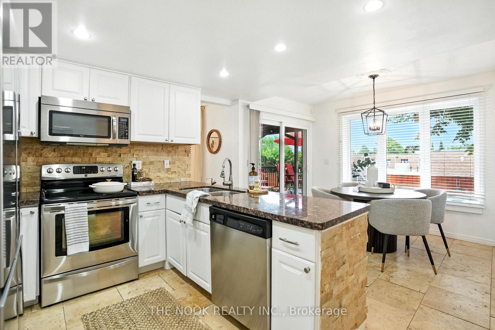 Photo 16 of 204 Eastlawn Street, Oshawa ON