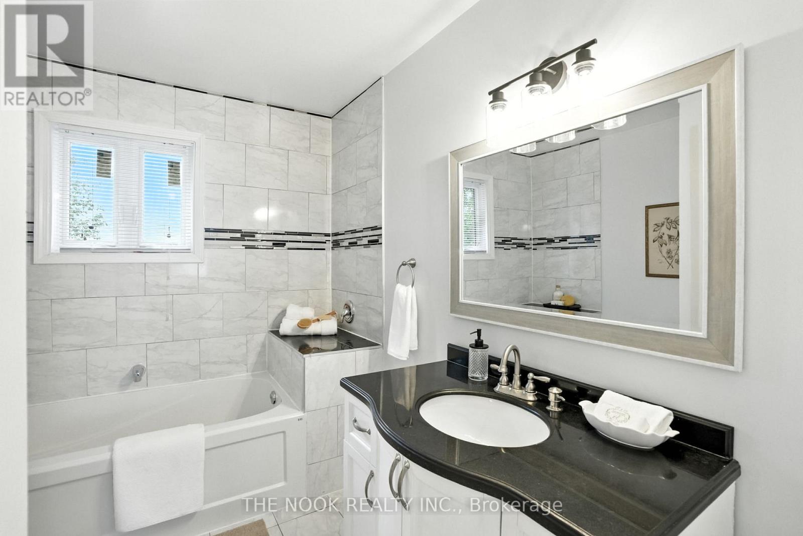 Photo 29 of 204 Eastlawn Street, Oshawa ON