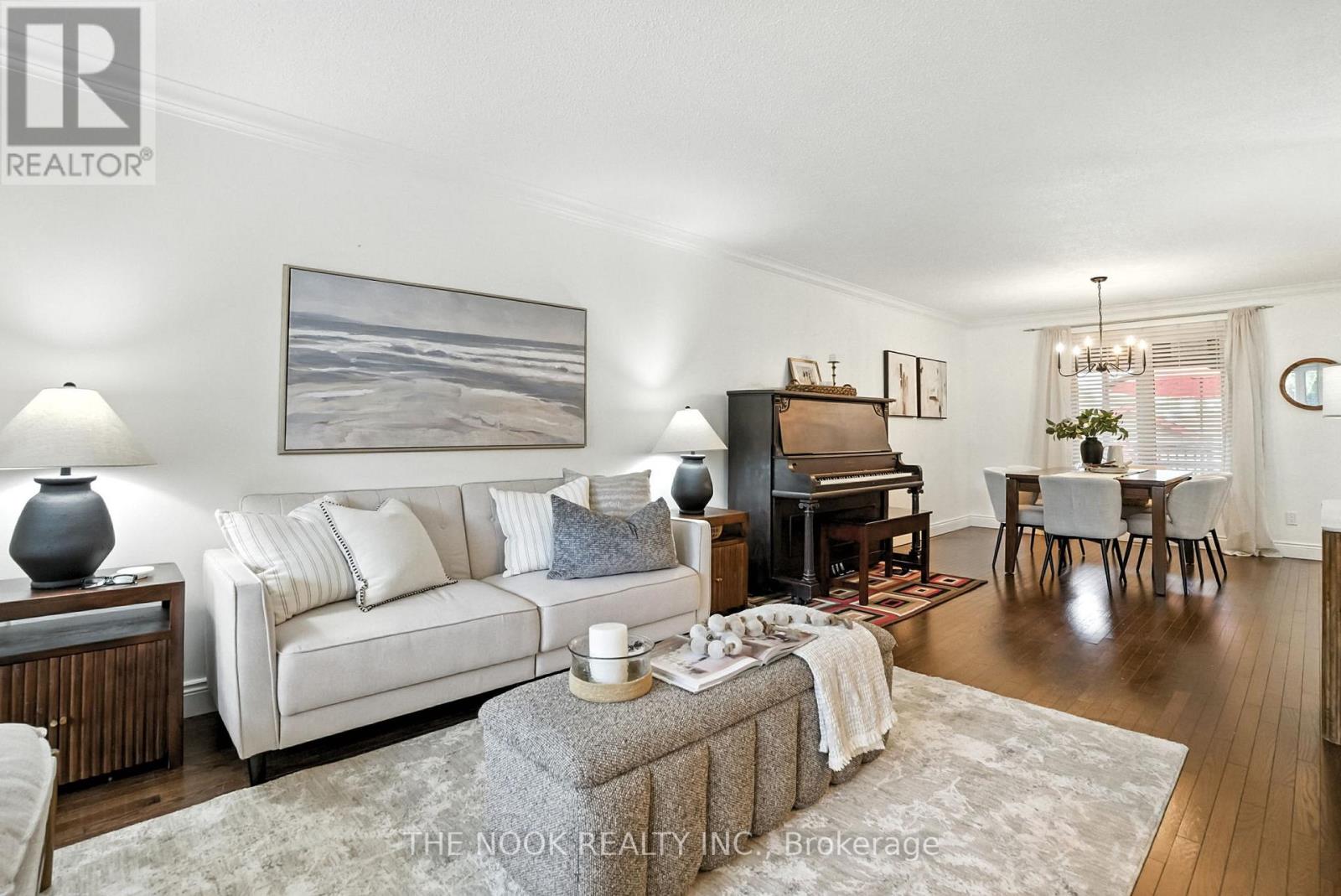 Photo 8 of 204 Eastlawn Street, Oshawa ON