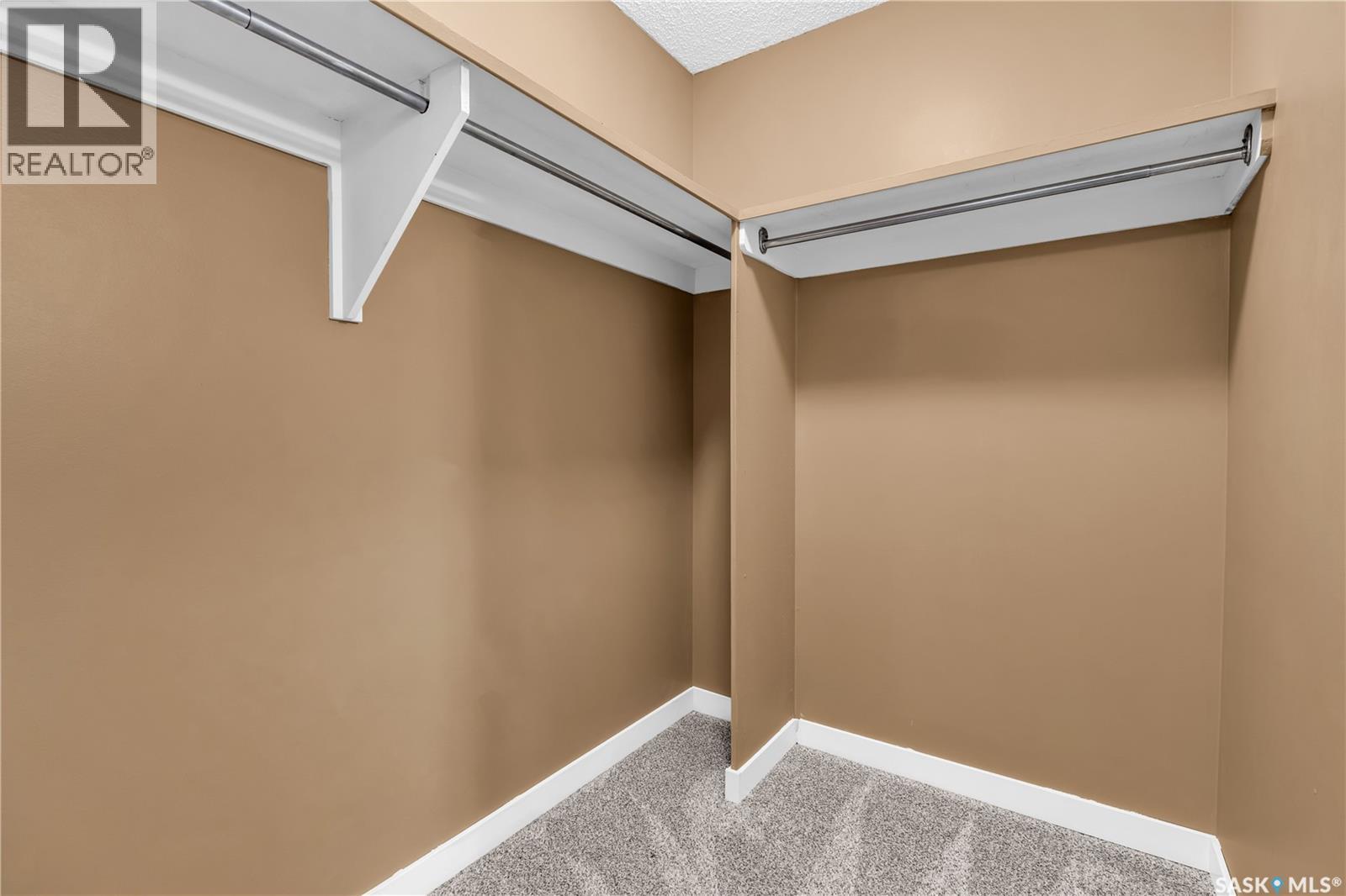 Photo 3 of 2643 Kliman Crescent, Regina SK
