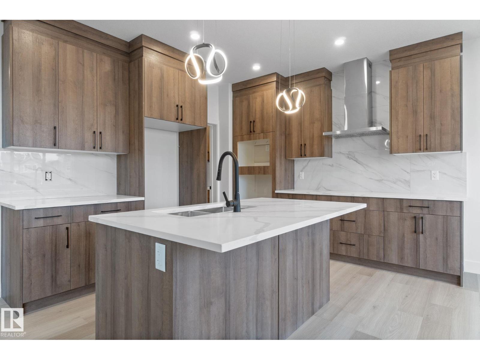 Photo 20 of 2436 205 St Nw, Edmonton AB