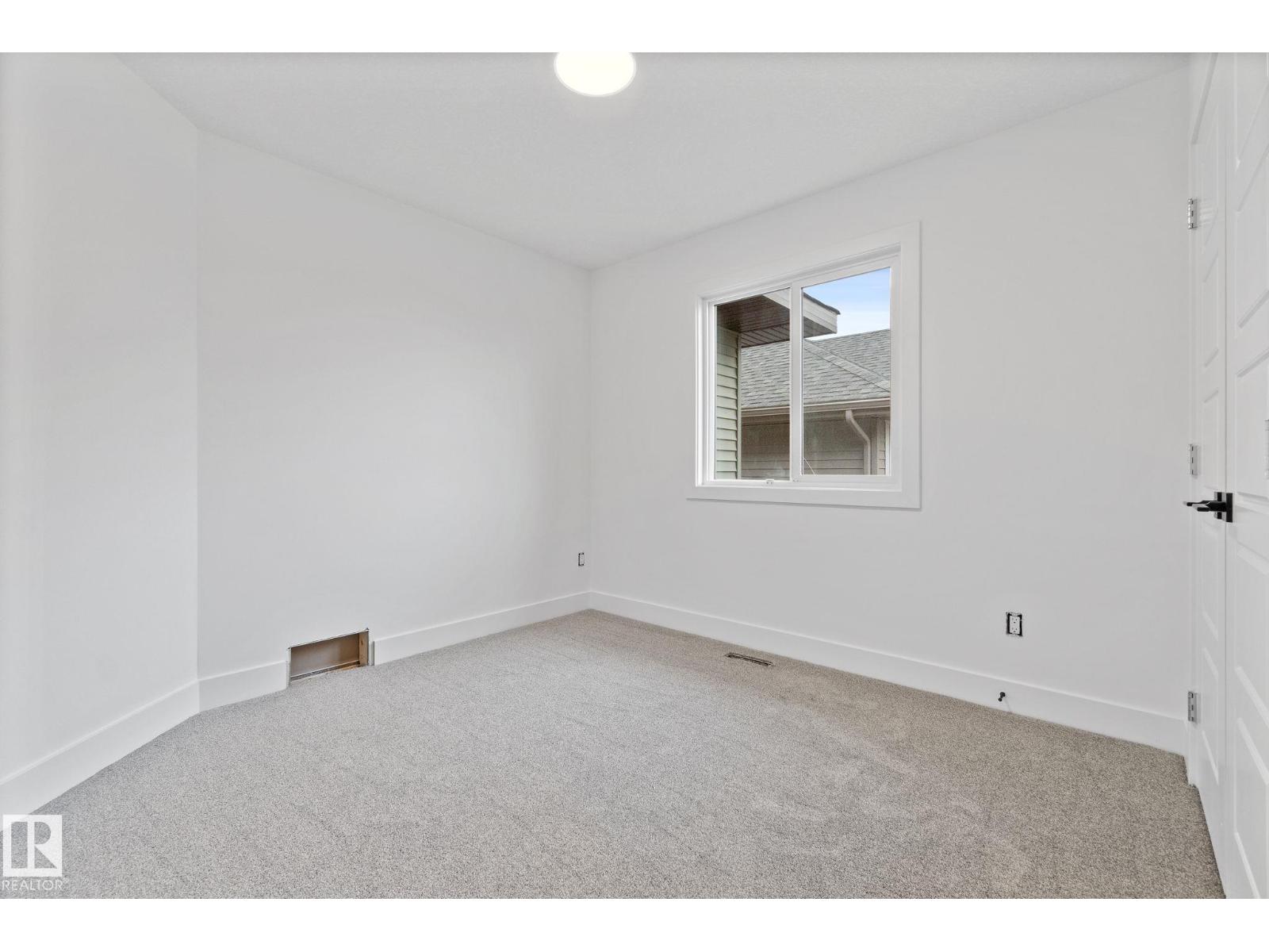 Photo 33 of 2436 205 St Nw, Edmonton AB