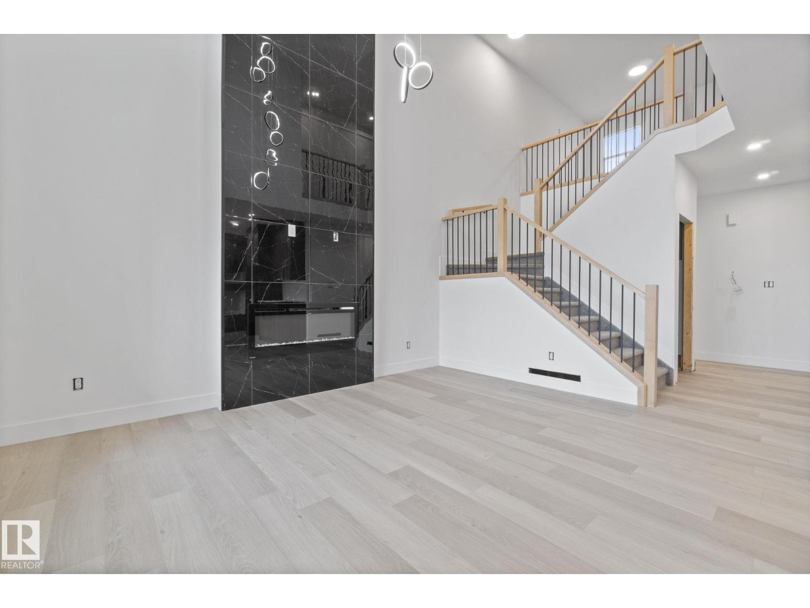 Photo 11 of 2436 205 St Nw, Edmonton AB