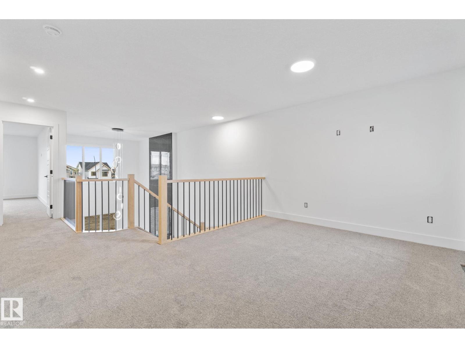 Photo 12 of 2436 205 St Nw, Edmonton AB