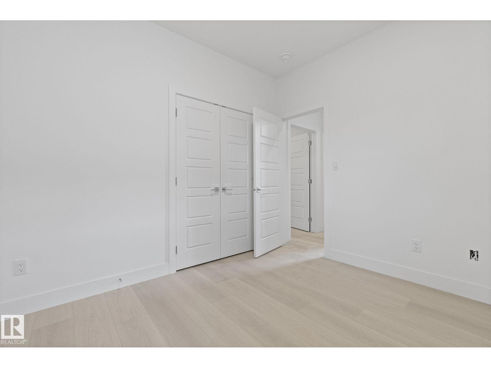 Photo 21 of 2508 210 St Nw, Edmonton AB