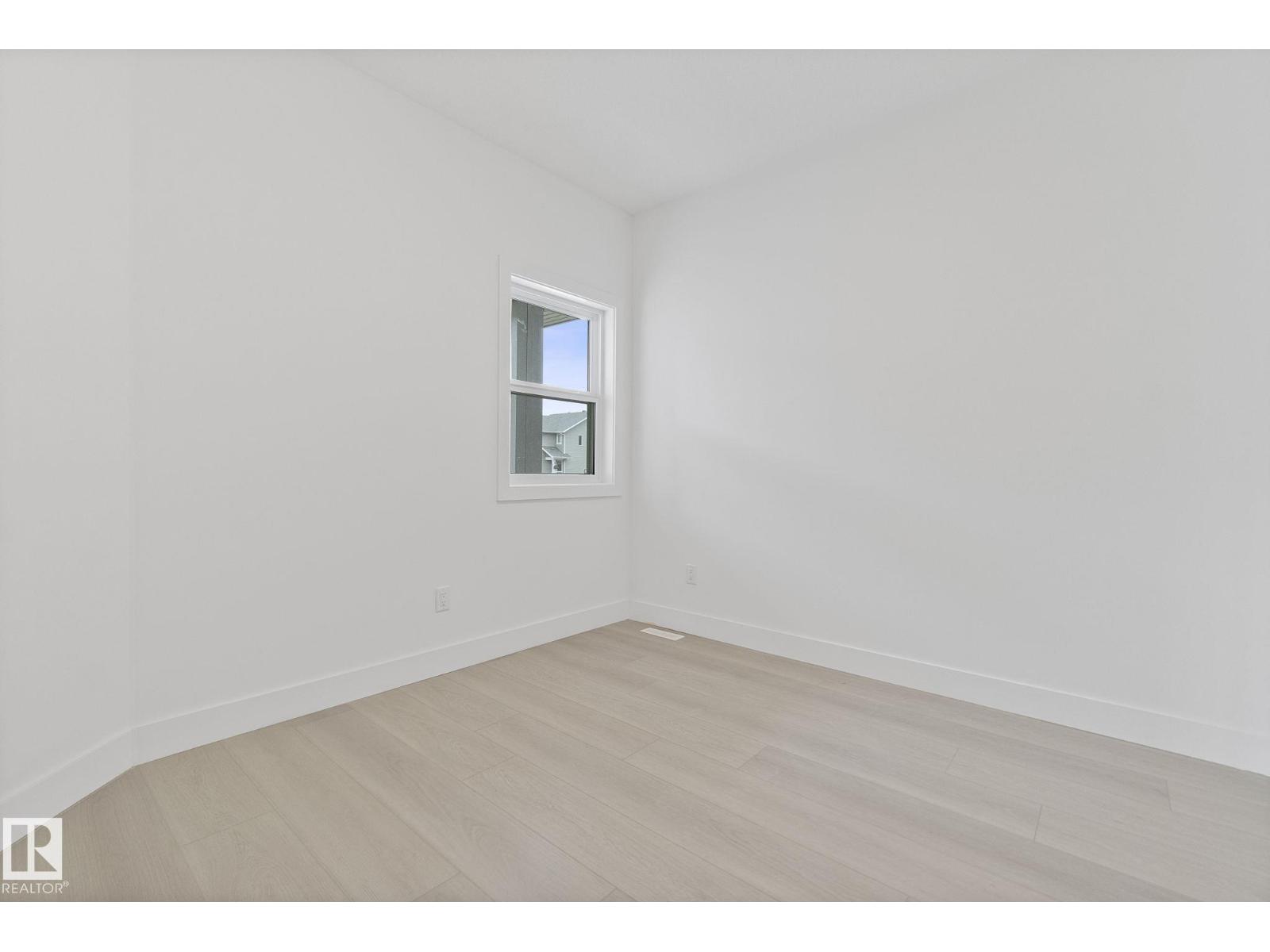Photo 19 of 2508 210 St Nw, Edmonton AB