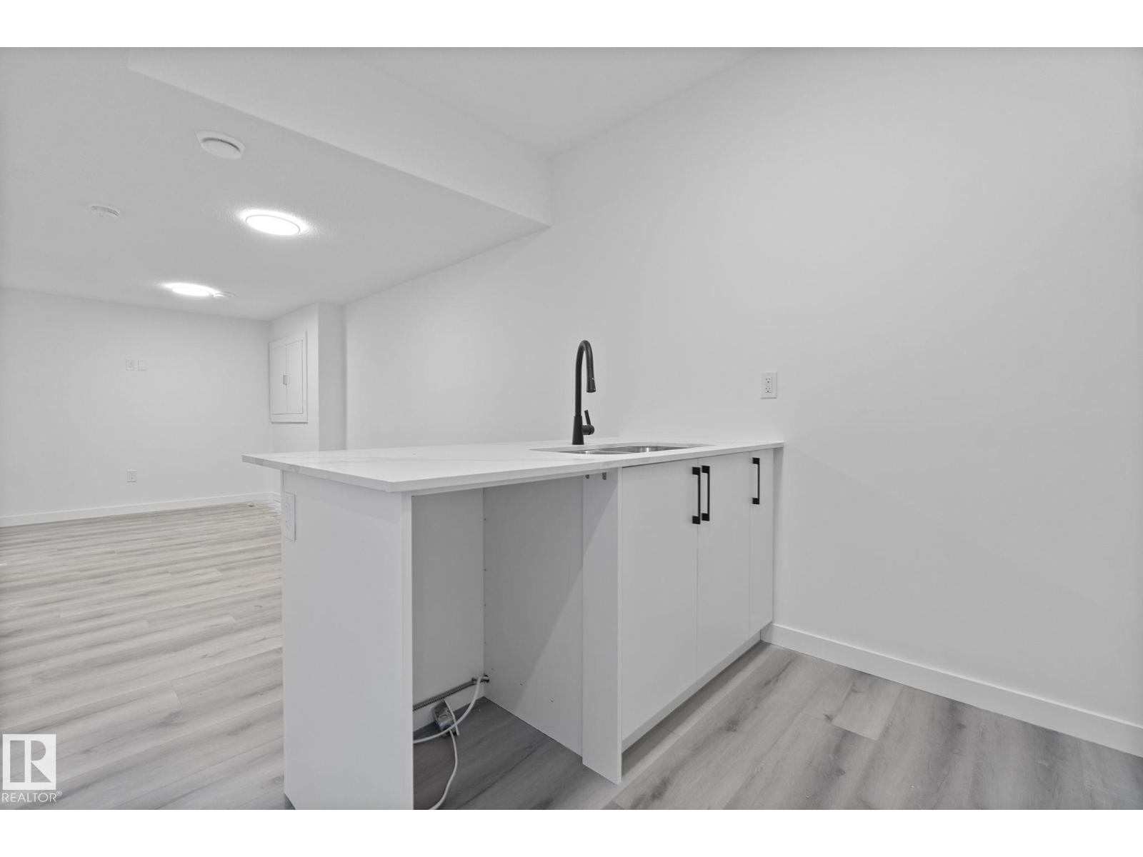 Photo 53 of 2508 210 St Nw, Edmonton AB