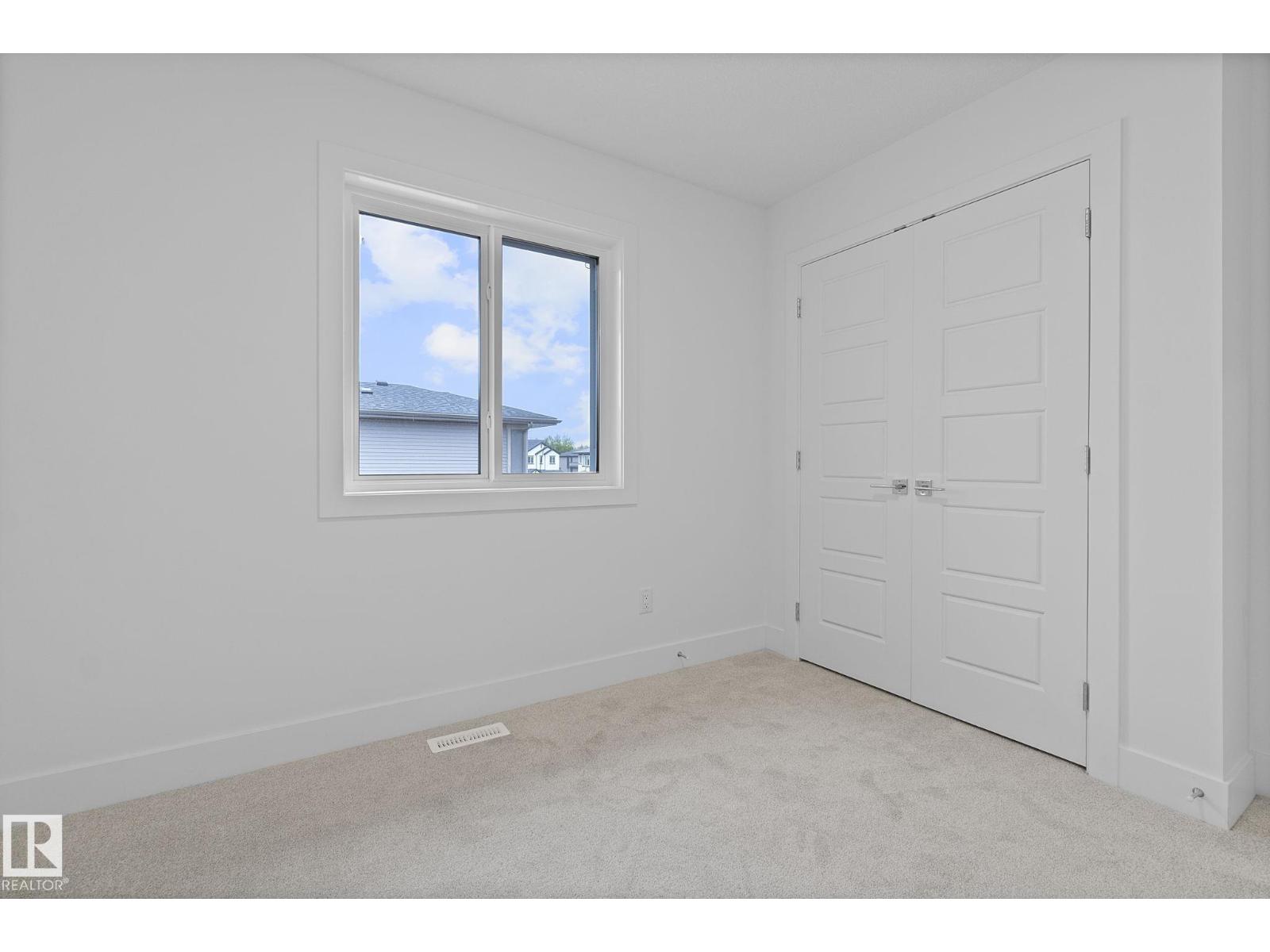Photo 39 of 2508 210 St Nw, Edmonton AB