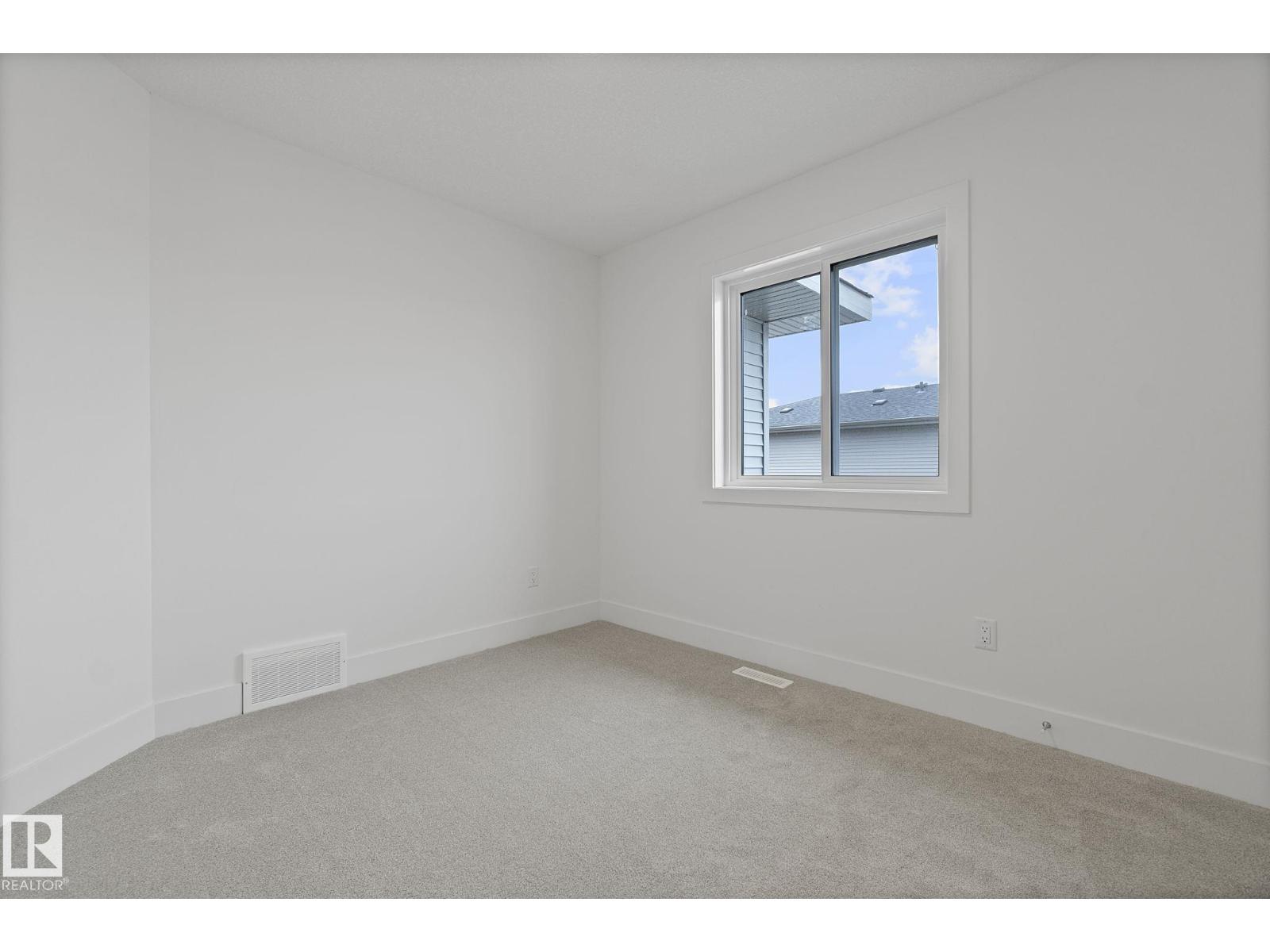 Photo 38 of 2508 210 St Nw, Edmonton AB