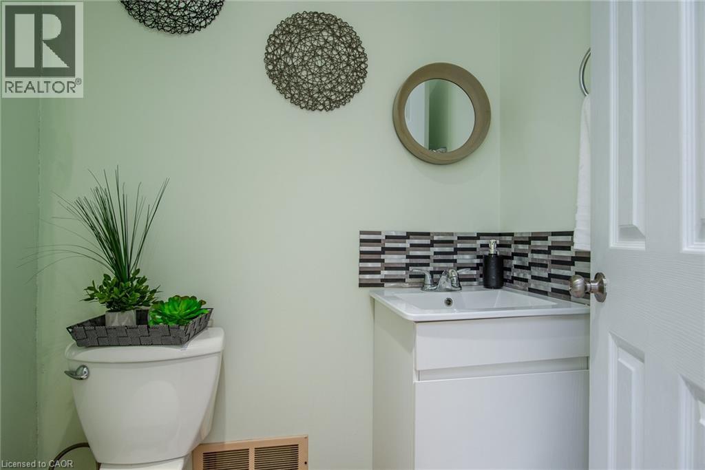 Photo 35 of 634 Strasburg Road Unit 3, Kitchener ON