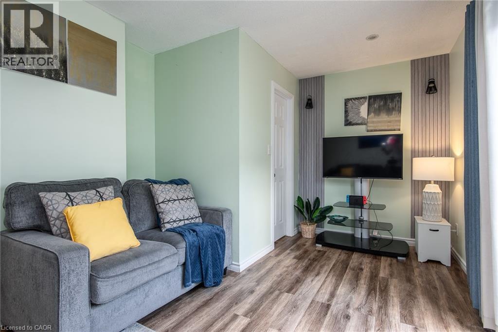 Photo 11 of 634 Strasburg Road Unit 3, Kitchener ON