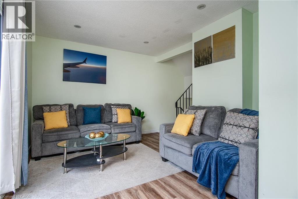 Photo 3 of 634 Strasburg Road Unit 3, Kitchener ON