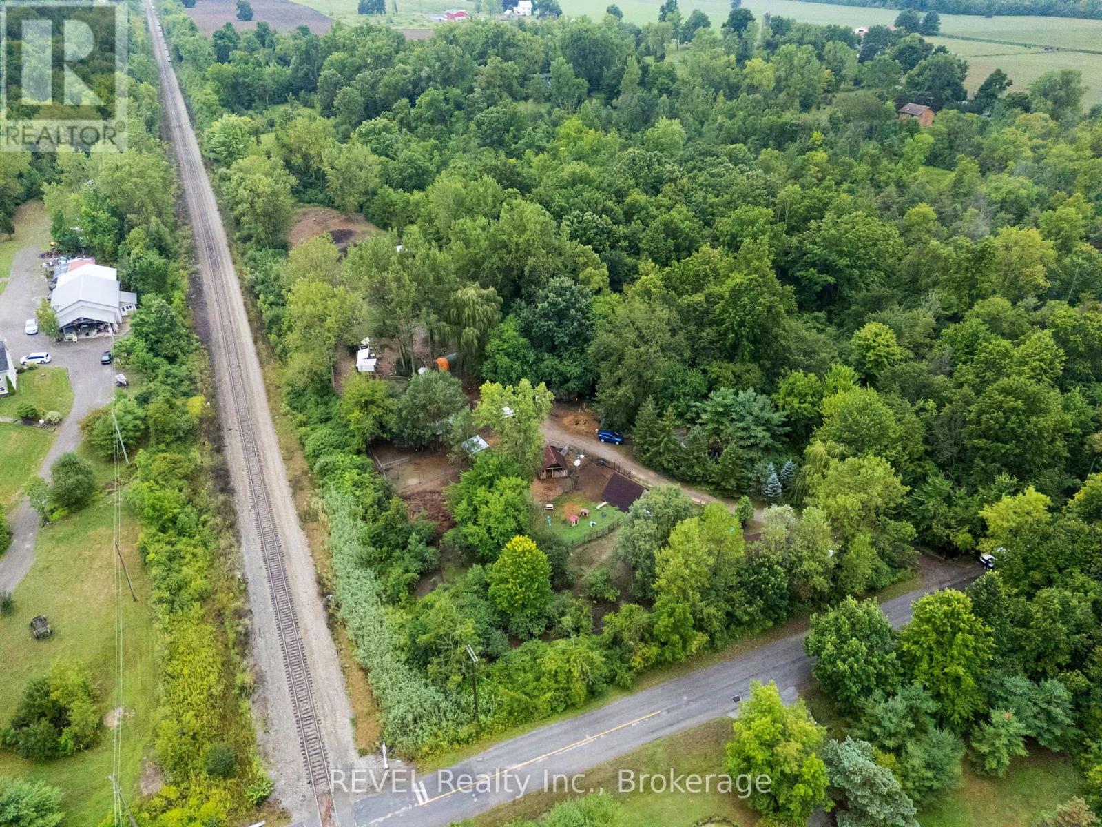 Photo 36 of 9580 Lincoln Street, Niagara Falls ON