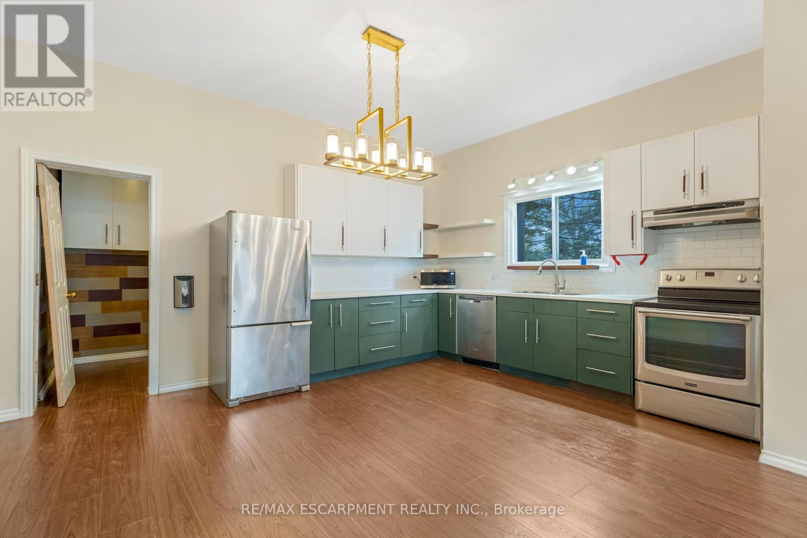 Photo 35 of 197 Emerald Street N, Hamilton ON