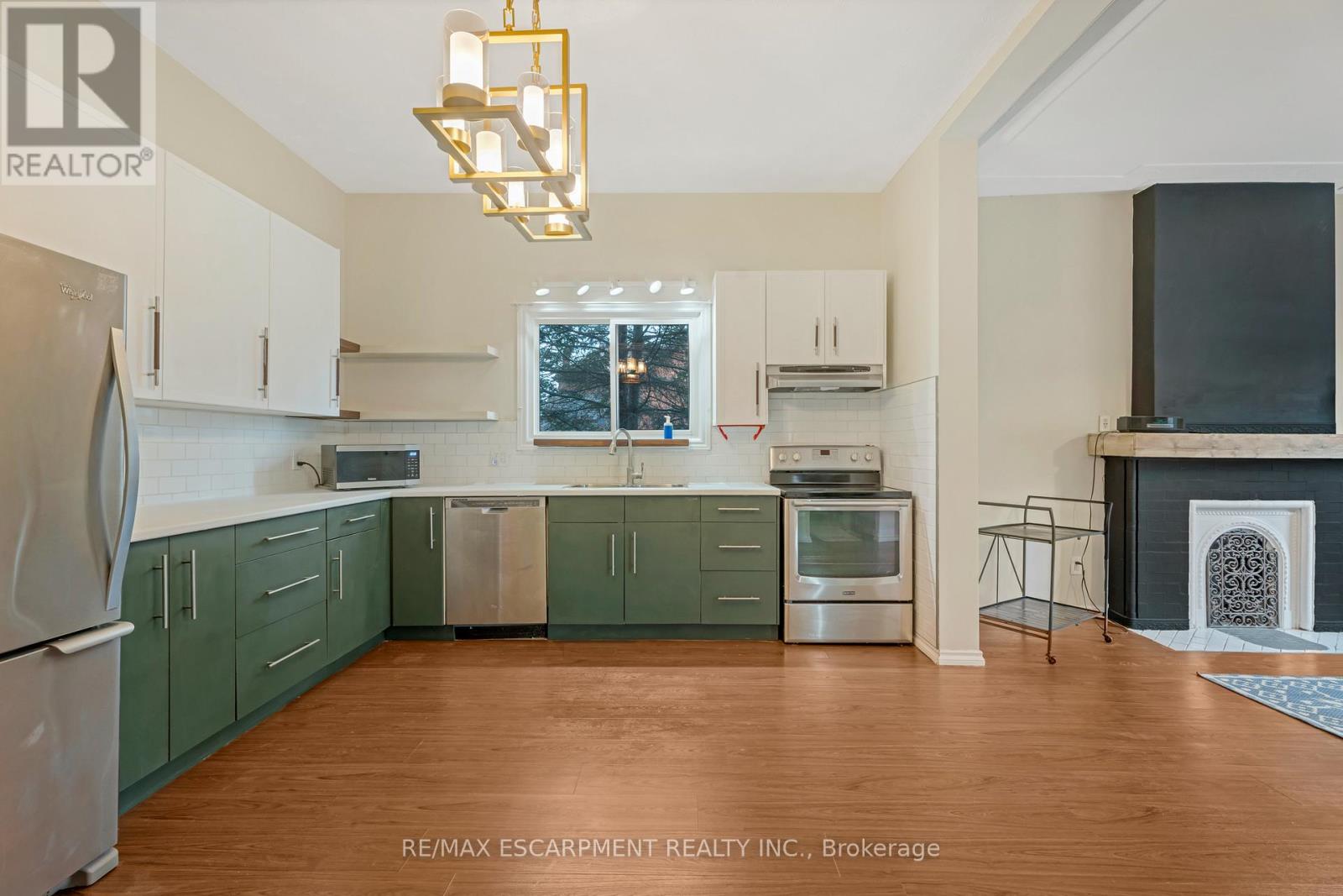 Photo 18 of 197 Emerald Street N, Hamilton ON