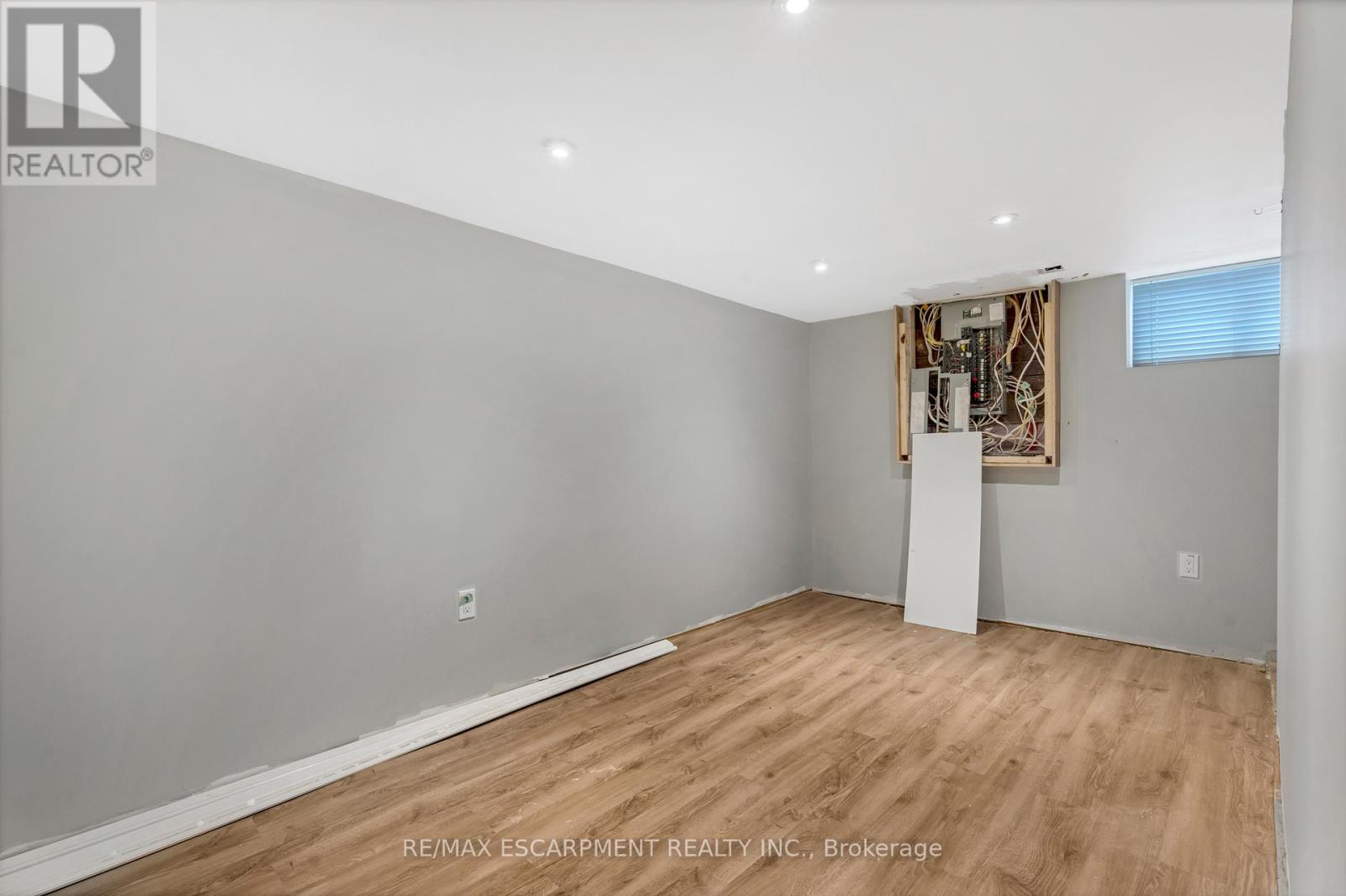 Photo 34 of 197 Emerald Street N, Hamilton ON