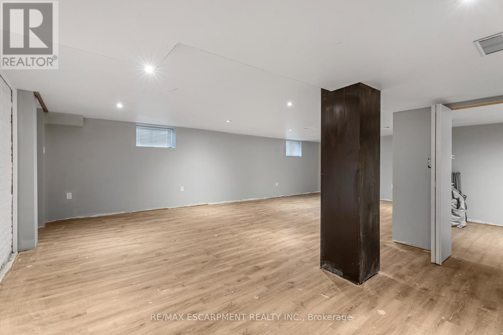 Photo 5 of 197 Emerald Street N, Hamilton ON
