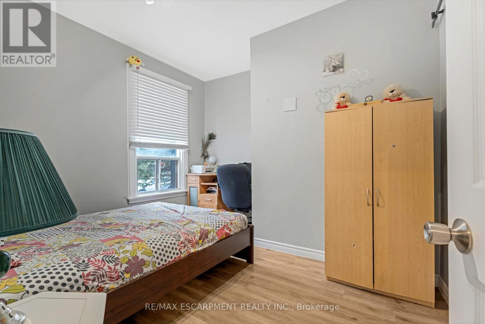Photo 21 of 197 Emerald Street N, Hamilton ON