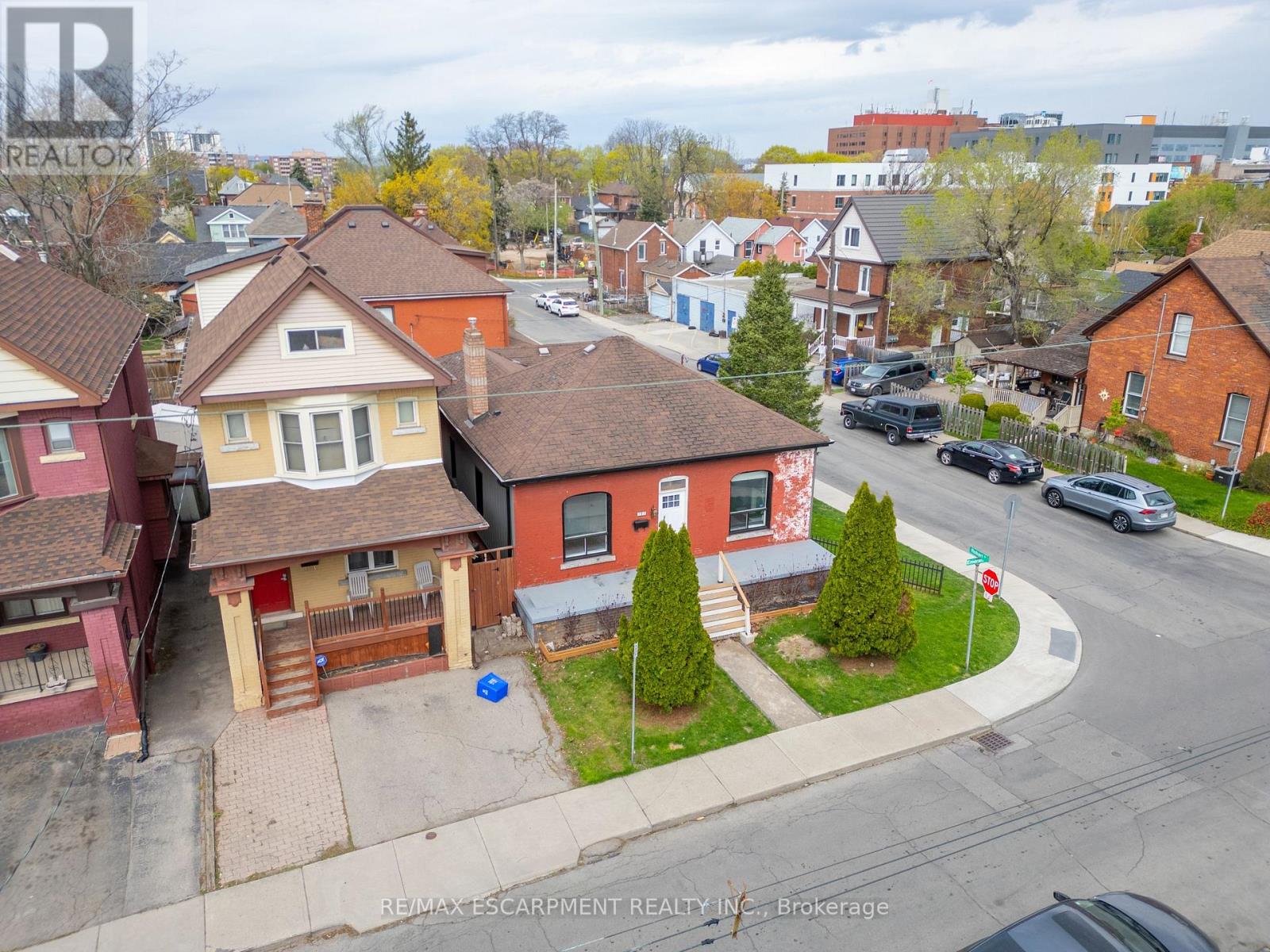 Photo 24 of 197 Emerald Street N, Hamilton ON