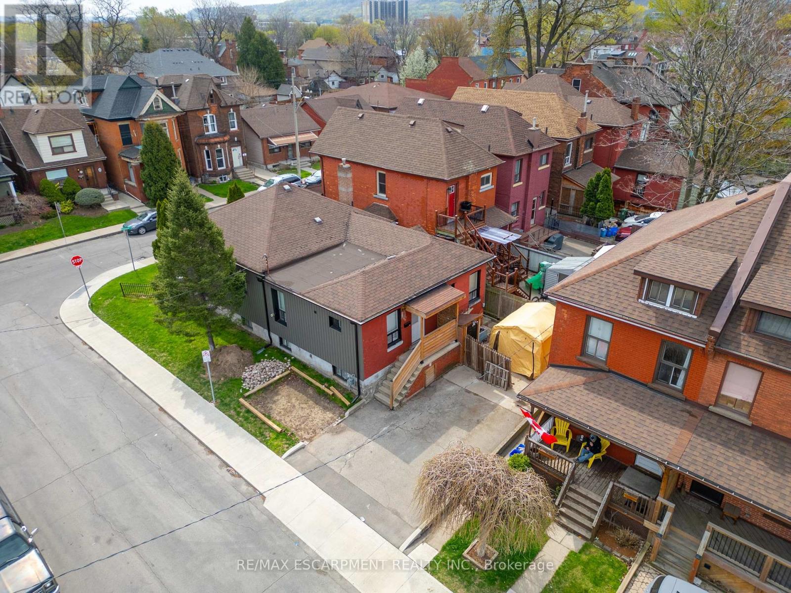 Photo 26 of 197 Emerald Street N, Hamilton ON