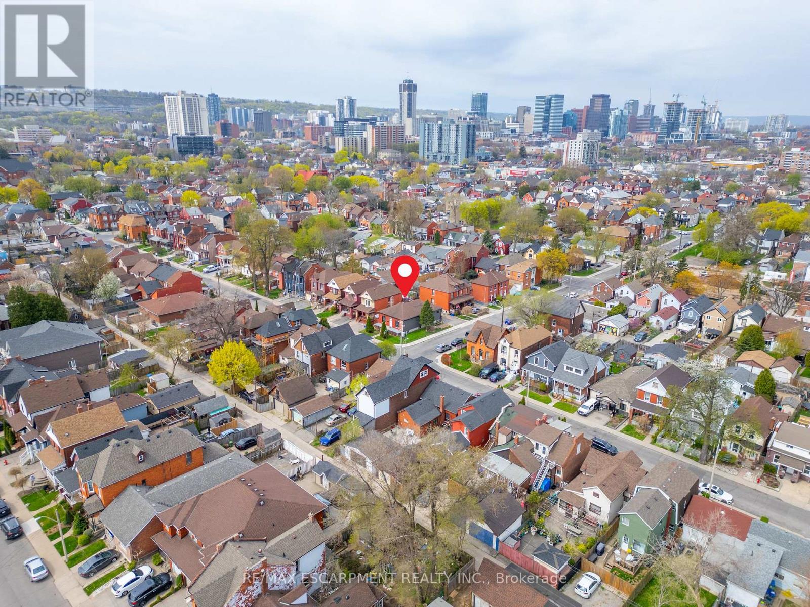 Photo 32 of 197 Emerald Street N, Hamilton ON