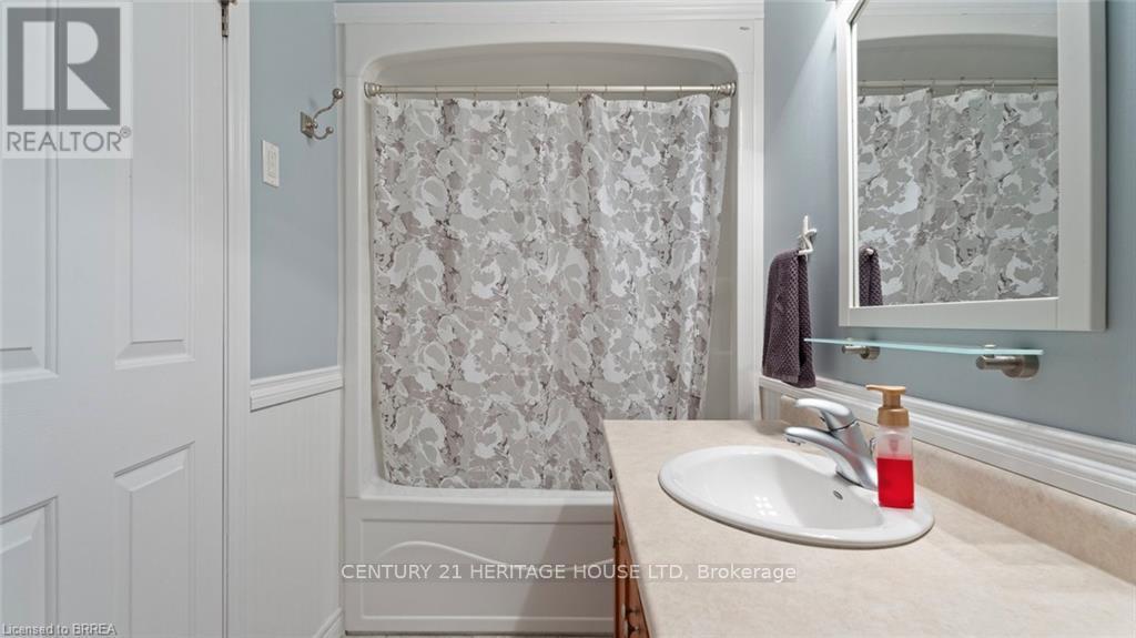 Photo 23 of 2 Hunter Drive S, Norfolk ON