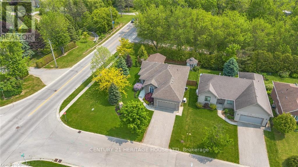 Photo 34 of 2 Hunter Drive S, Norfolk ON