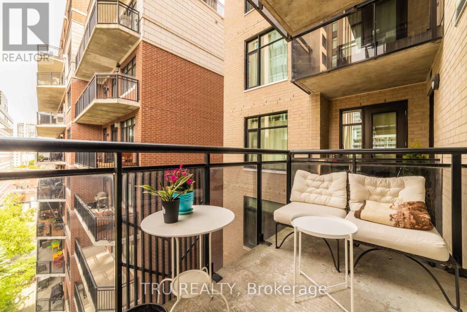Photo 5 of 807 245 Kent Street, Ottawa ON