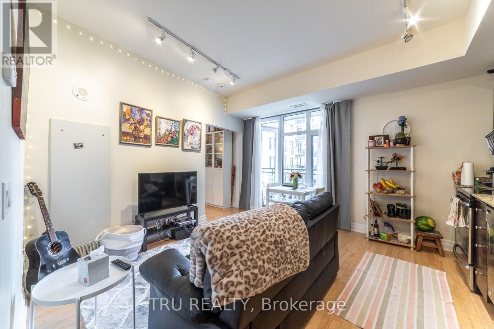 Photo 10 of 807 245 Kent Street, Ottawa ON