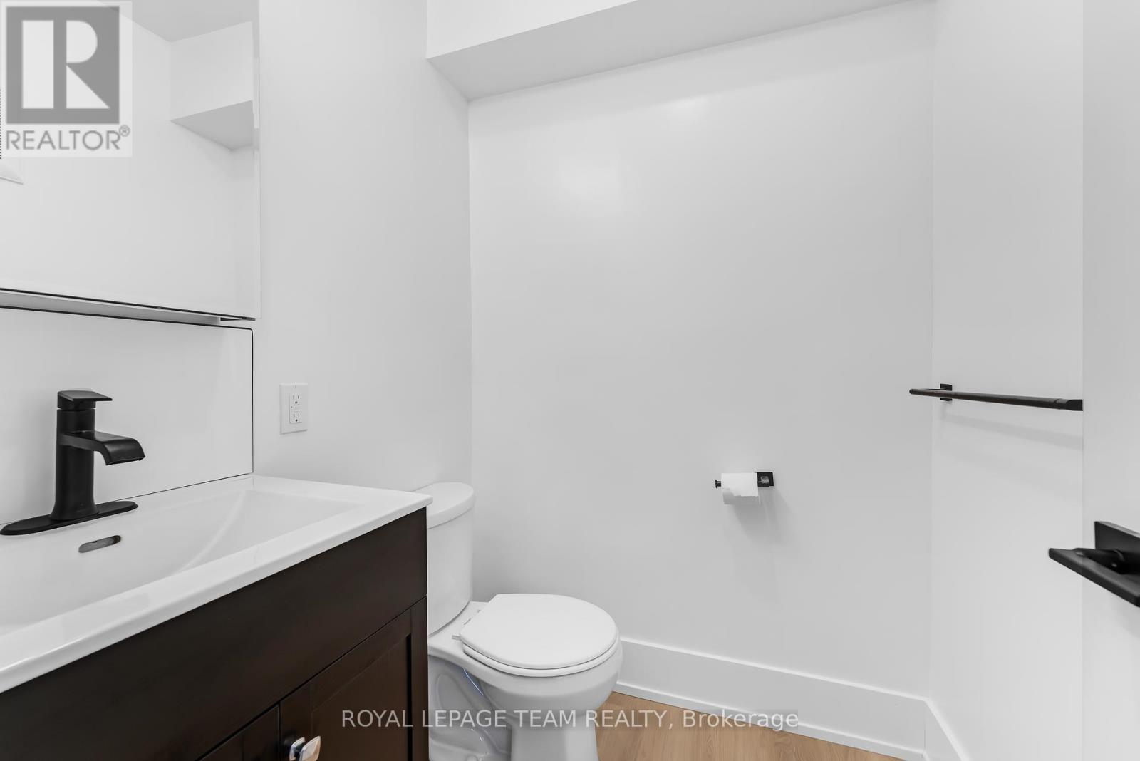 Photo 8 of 5 Gilchrist Avenue, Ottawa ON