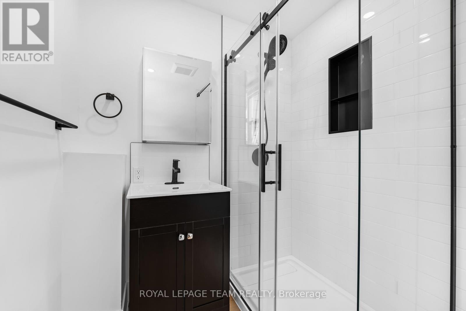 Photo 4 of 5 Gilchrist Avenue, Ottawa ON