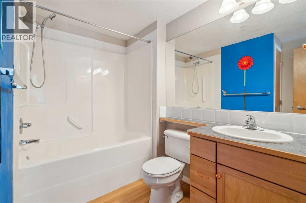 Single Family House for Sale in   Everstone Drive SW Evergreen Calgary 