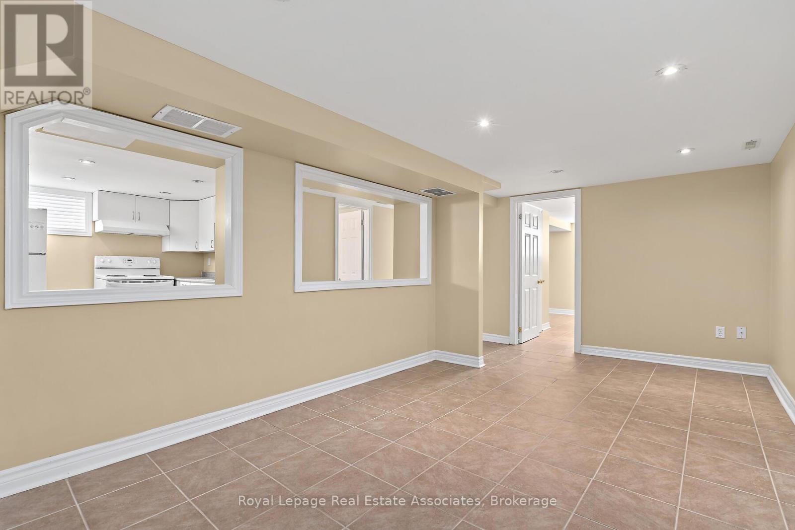 Photo 3 of 7 Rexway Drive, Halton Hills ON