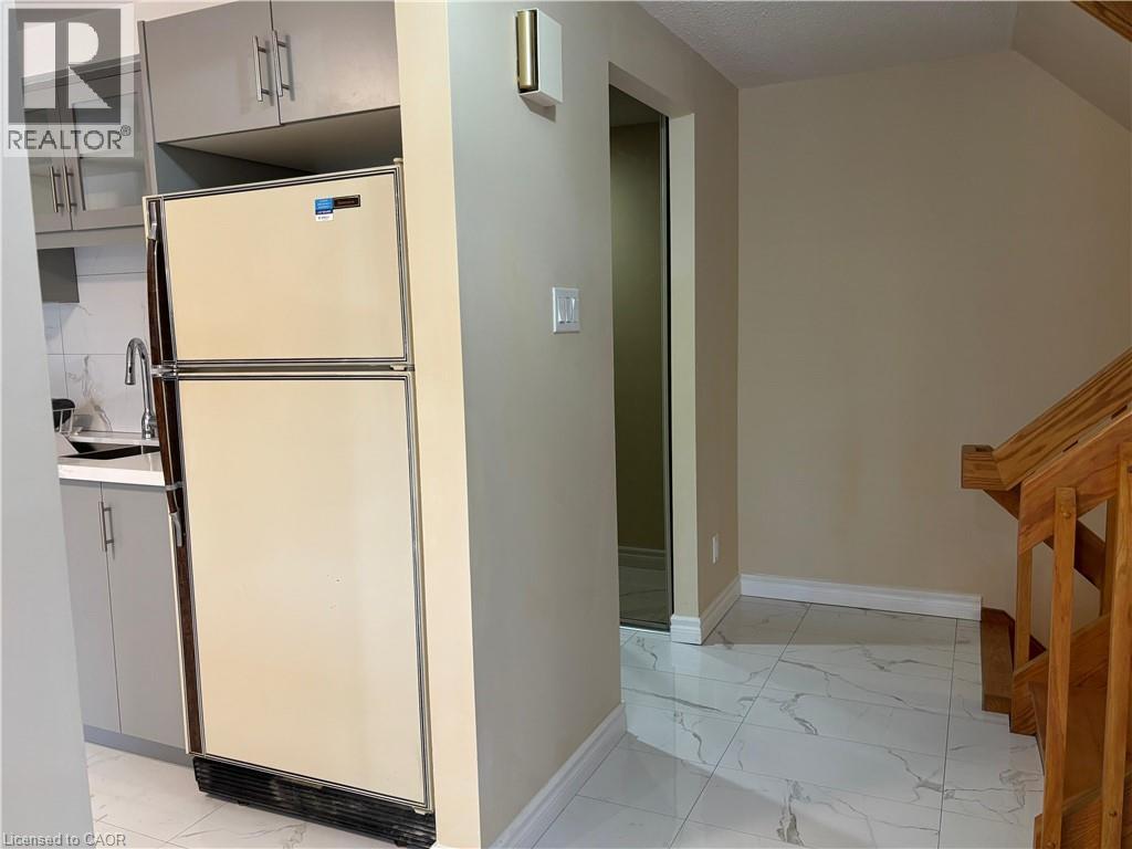 Photo 6 of 487 Beechwood Drive Unit 4, Waterloo ON
